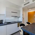 Krawiecka By Comfort Apartmán *