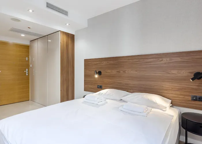 Krawiecka By Comfort Apartment *